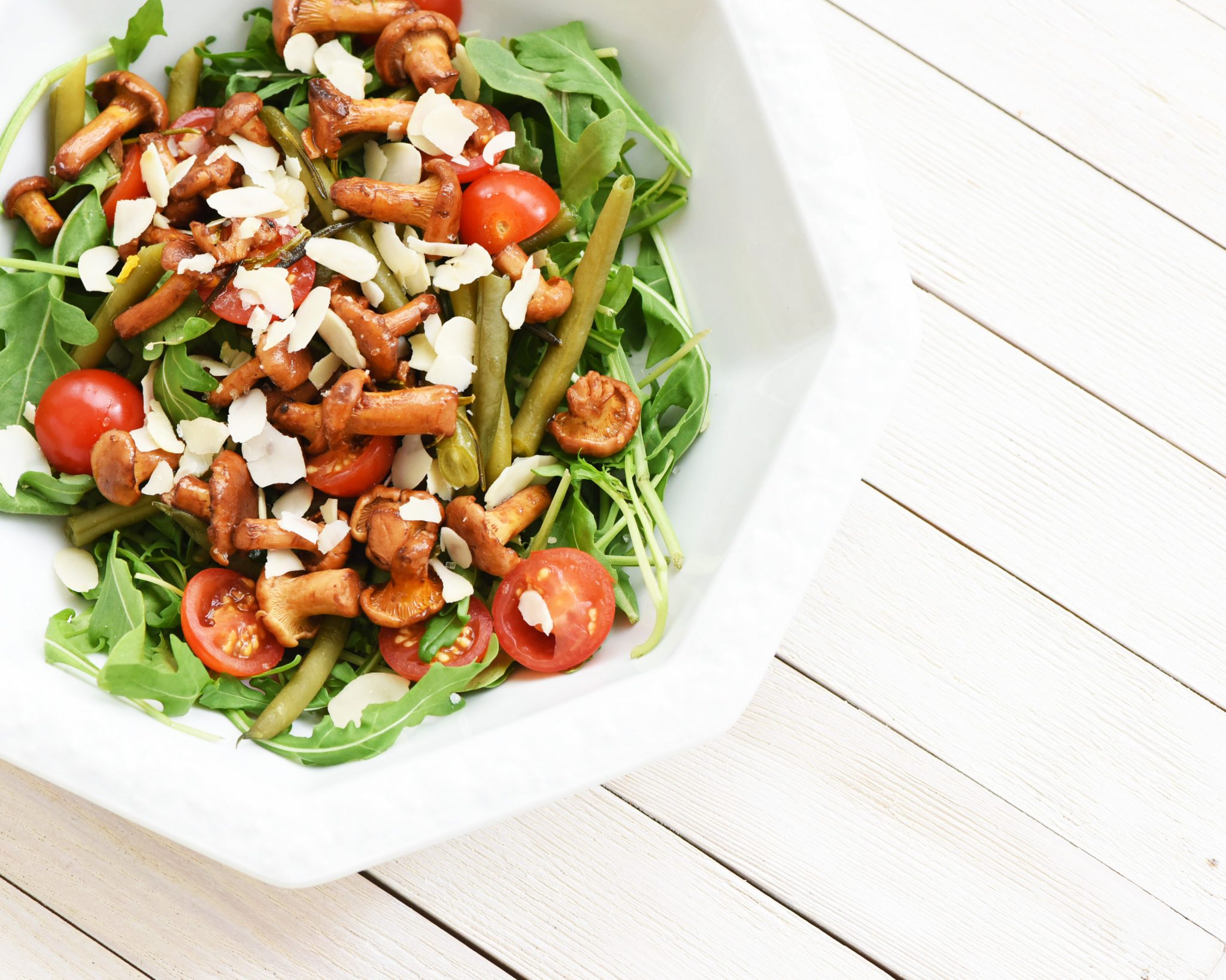 Salad with chanterelles and green beans Anna Lewandowska healthy
