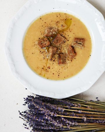 Krem z selera z grzankami