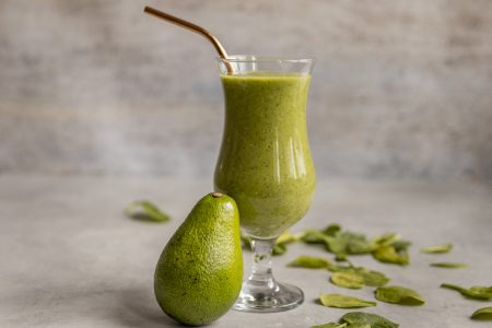 Odżywcze smoothie z pietruszką i chia